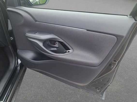 Vehicle image 17 Vehicle image 17