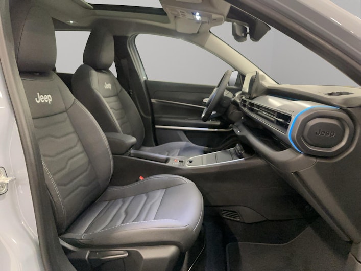 Vehicle image JEEP AVENGER