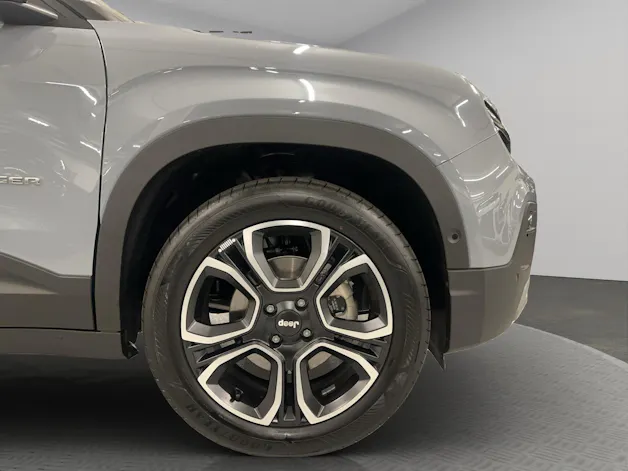 Jeep Avenger Summit