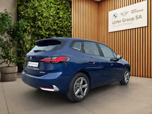 BMW 🆕 230e xDrive Active Tourer (CH) ⛽+🔌