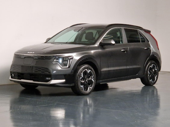 First vehicle image