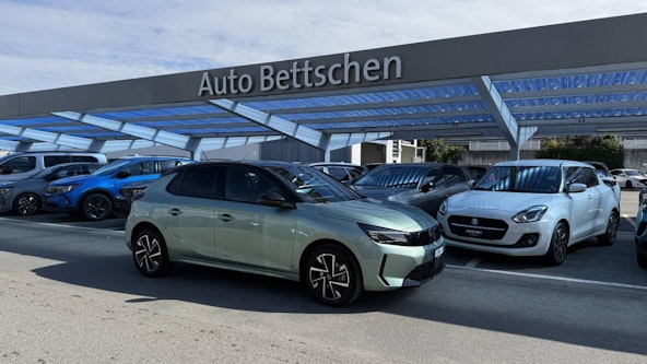 First vehicle image