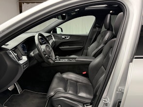 Vehicle image VOLVO XC60 2.0 T6 TE R-Design eAWD