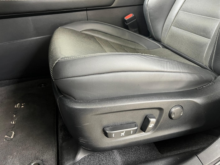 Vehicle image LEXUS RX