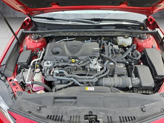 Vehicle image 15
