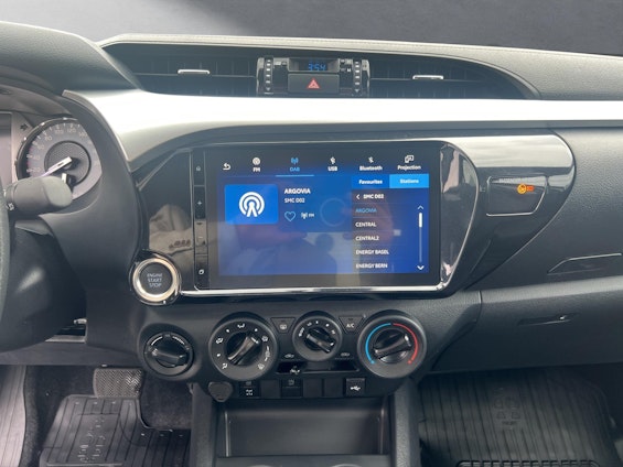 Vehicle image 4 Vehicle image 4