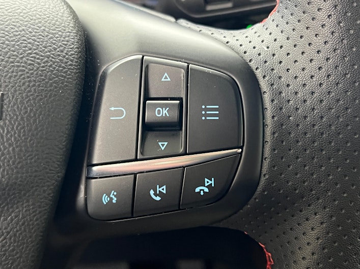 Vehicle image FORD KUGA