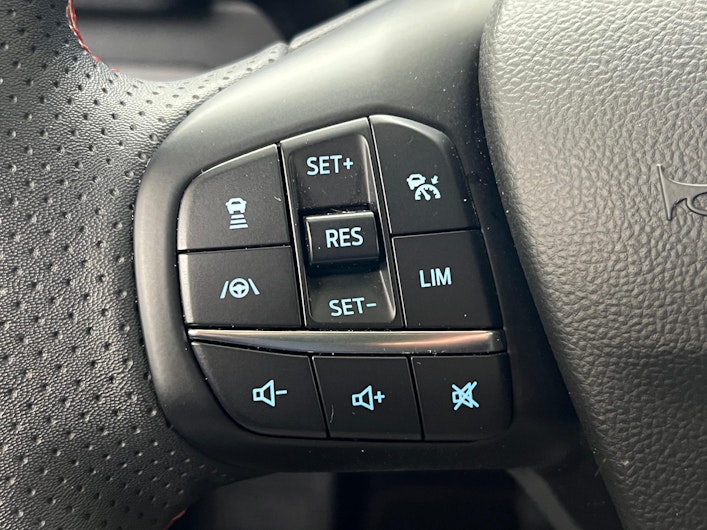 Vehicle image FORD KUGA