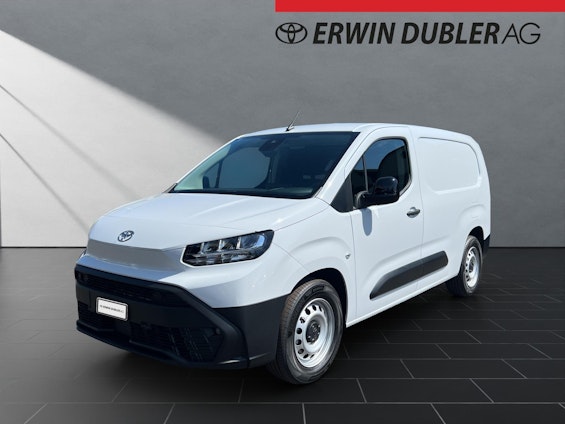 First vehicle image