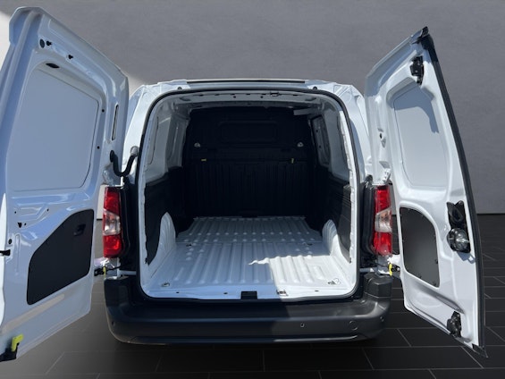 Vehicle image 8 Vehicle image 8