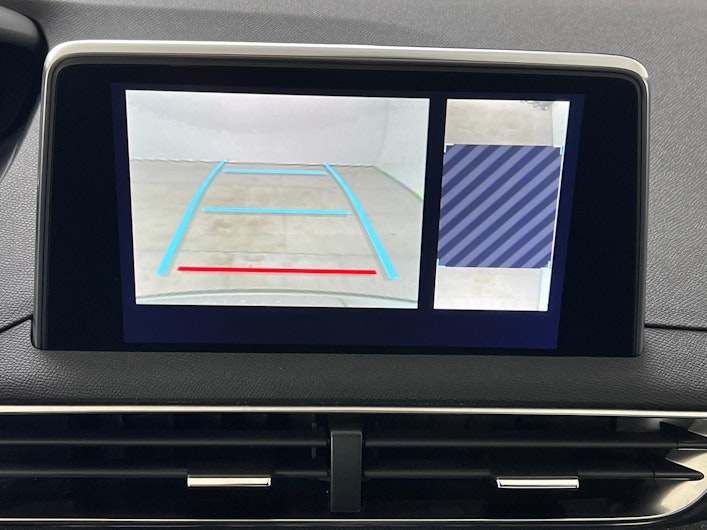 Vehicle image PEUGEOT 5008