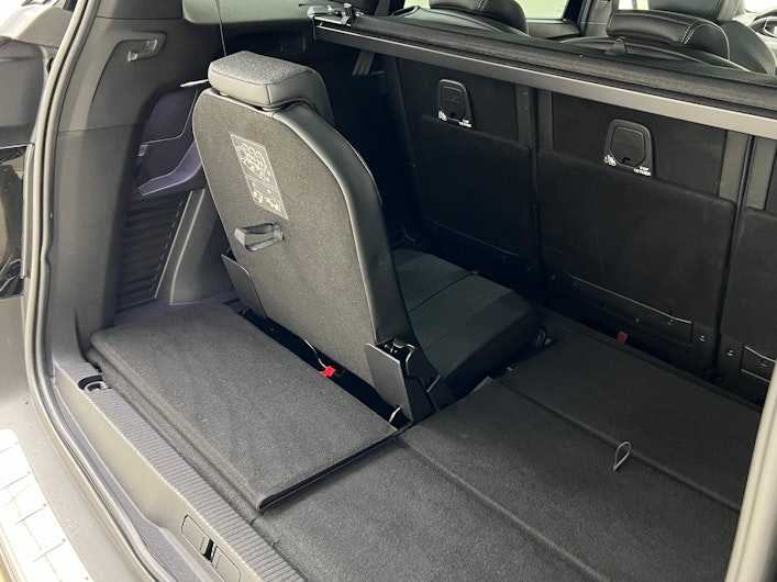 Vehicle image PEUGEOT 5008