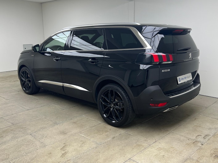 Vehicle image PEUGEOT 5008