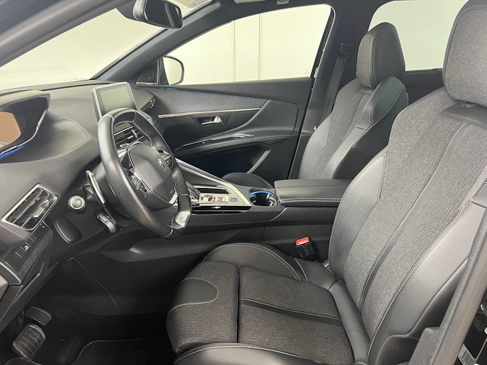 Vehicle image PEUGEOT 5008