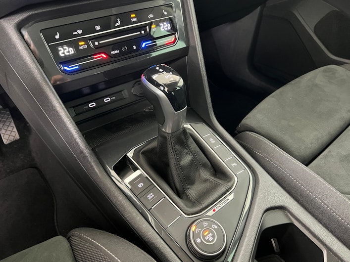 Vehicle image VW TIGUAN