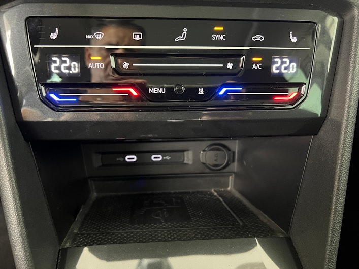 Vehicle image VW TIGUAN