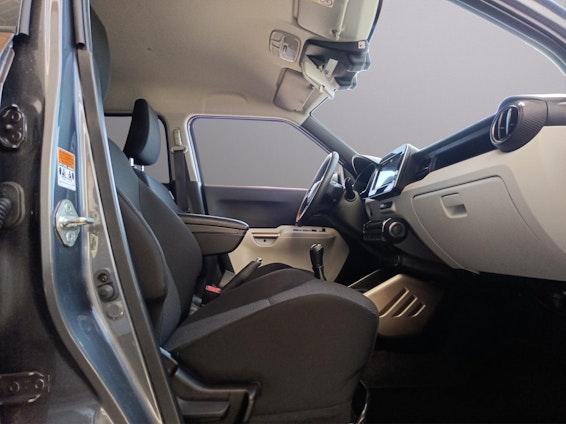 Vehicle image 14 Vehicle image 14