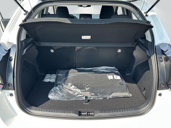 Vehicle image 13 Vehicle image 13