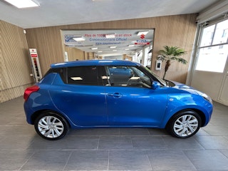 Vehicle image SUZUKI SWIFT 0
