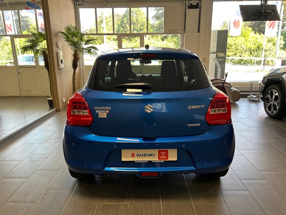 Vehicle image 5