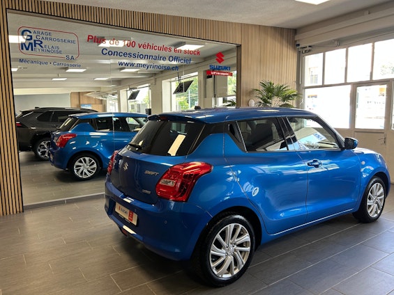 Vehicle image 6