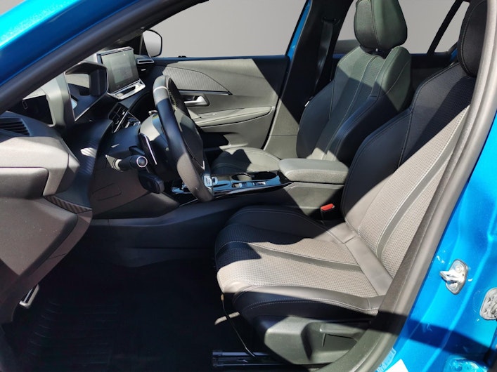 Vehicle image PEUGEOT 208