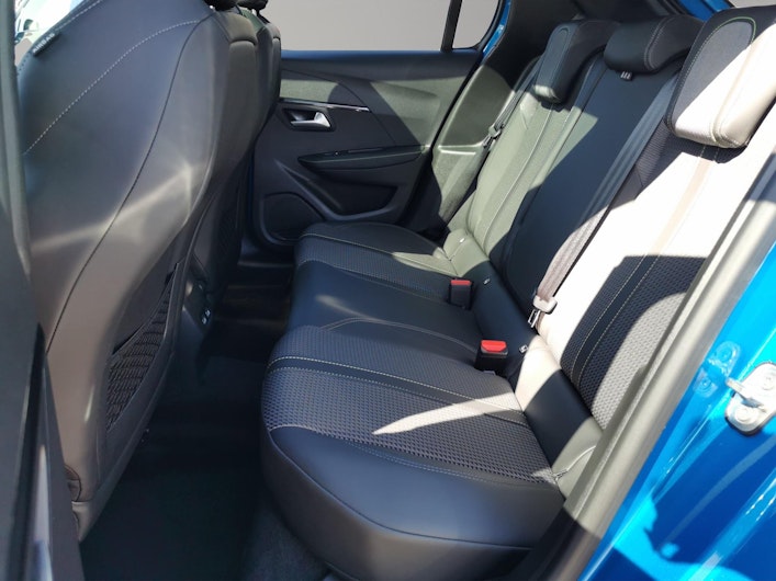 Vehicle image PEUGEOT 208