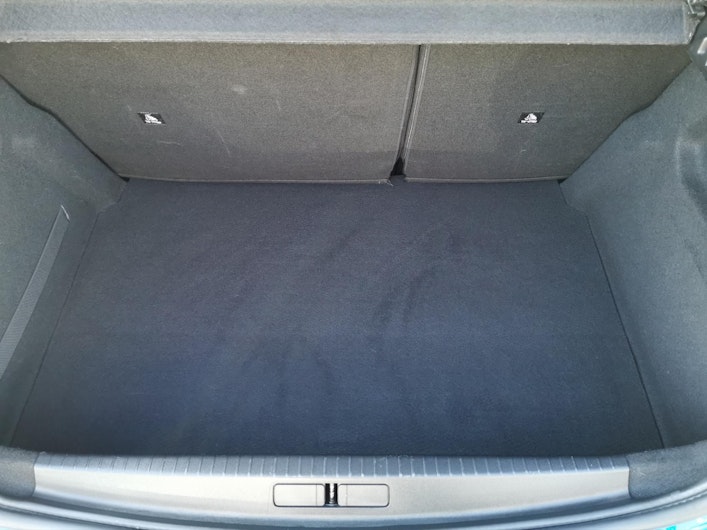 Vehicle image PEUGEOT 208