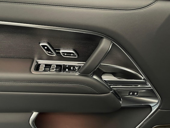 Vehicle image 10 Vehicle image 10