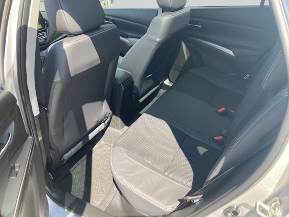 Vehicle image 7 Vehicle image 7