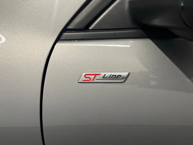 FORD Kuga 2.5 Hybrid ST-Line 4x4
