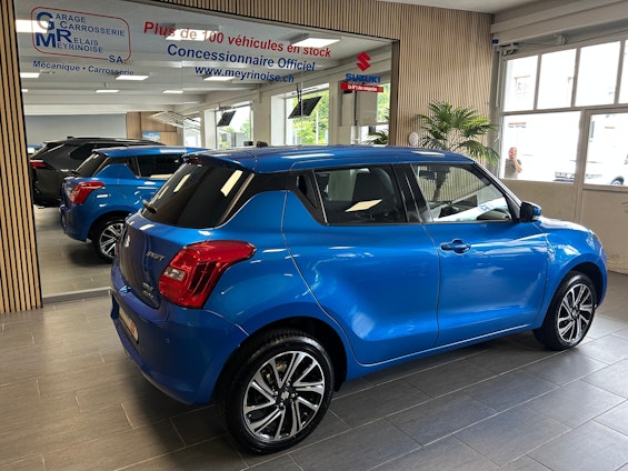 Vehicle image 6