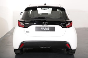 Vehicle image TOYOTA Yaris 1.5 HEV Black & White Edition