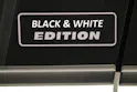 Toyota Yaris 1.5 HEV Black & White Edition