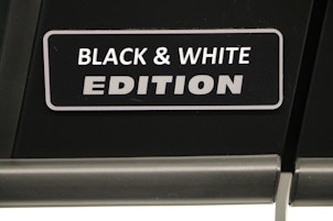 Vehicle image TOYOTA Yaris 1.5 HEV Black & White Edition