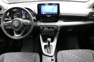 Vehicle image TOYOTA Yaris 1.5 HEV Black & White Edition