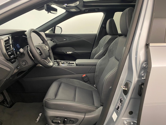 Vehicle image LEXUS RX