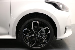 Vehicle image TOYOTA Yaris 1.5 HEV Black & White Edition