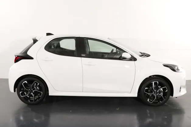 Toyota Yaris 1.5 HEV Black & White Edition