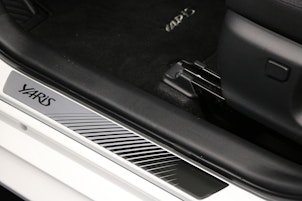 Vehicle image TOYOTA Yaris 1.5 VVT-i HSD Comfort