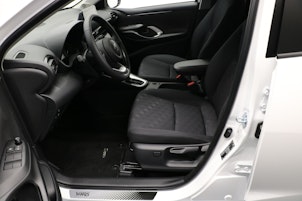 Vehicle image TOYOTA Yaris 1.5 VVT-i HSD Comfort