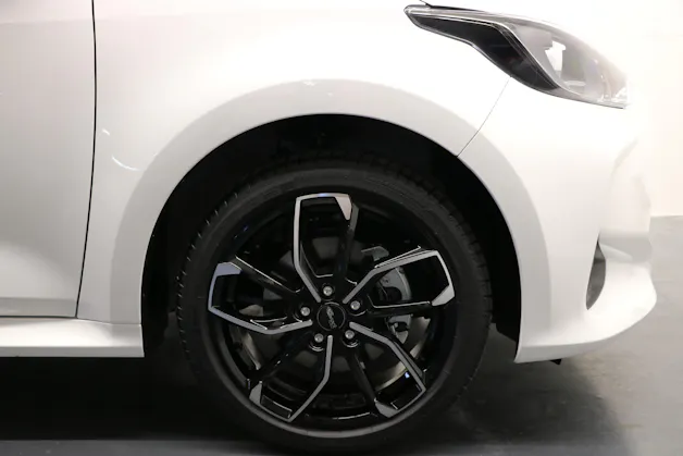 Toyota Yaris 1.5 HEV Black & White Edition