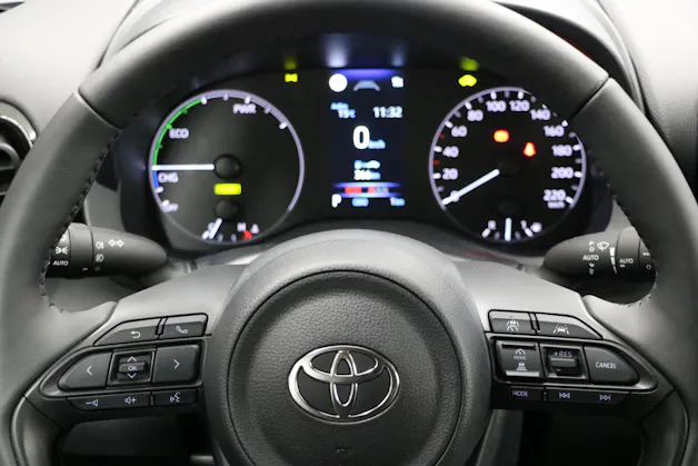 Toyota Yaris 1.5 HEV Black & White Edition