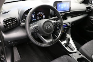 Vehicle image TOYOTA Yaris 1.5 HEV Black & White Edition