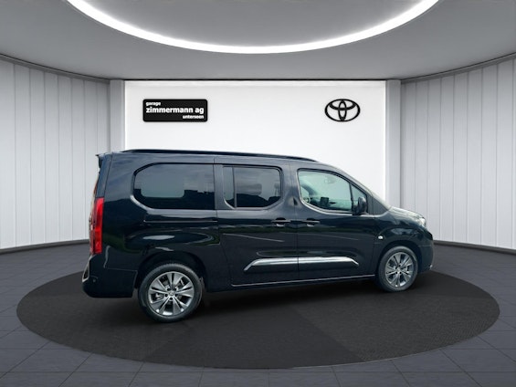 Vehicle image 4 Vehicle image 4