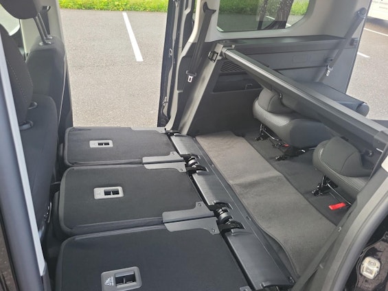 Vehicle image 15 Vehicle image 15