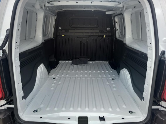 Vehicle image 14 Vehicle image 14