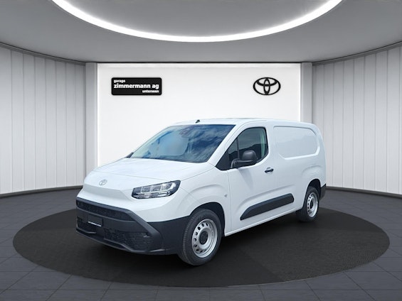 First vehicle image