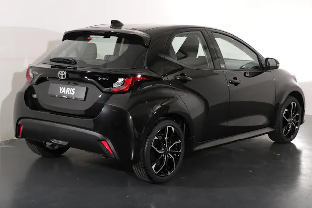 Toyota Yaris 1.5 HEV Black & White Edition