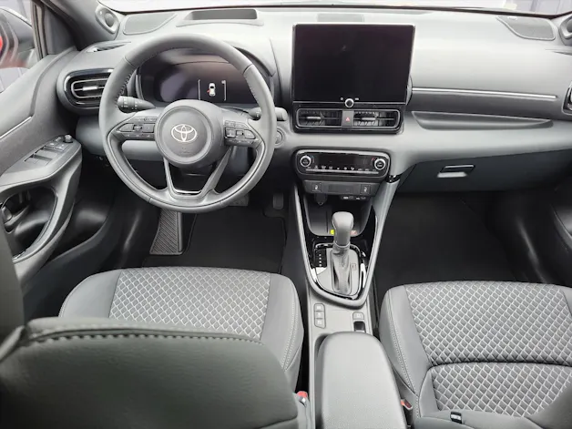 Toyota Yaris 1.5 VVT-i HSD Premium
